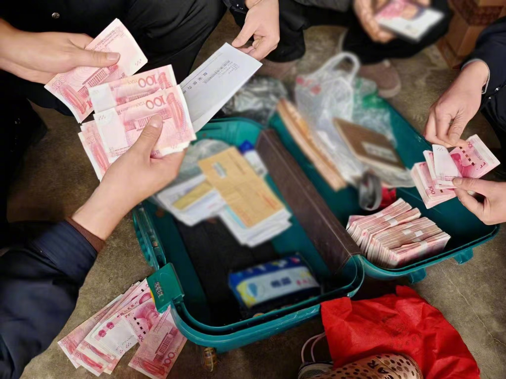 最新带现金几十万能过安检方法分析(最方便真实的德清携带现金过安检有具体规定吗方法)