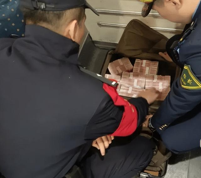 最新带现金几十万能过安检方法分析(最方便真实的德清携带现金过安检有具体规定吗方法)